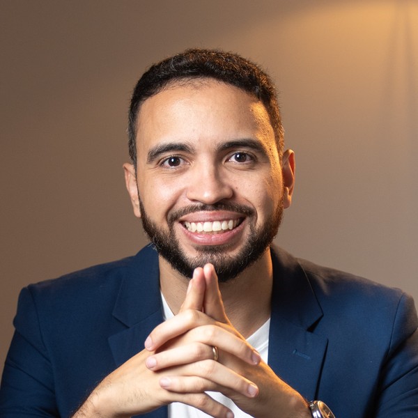 Dr. Matheus Fassarella